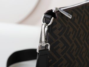 Handbag F7VA470 in Brown