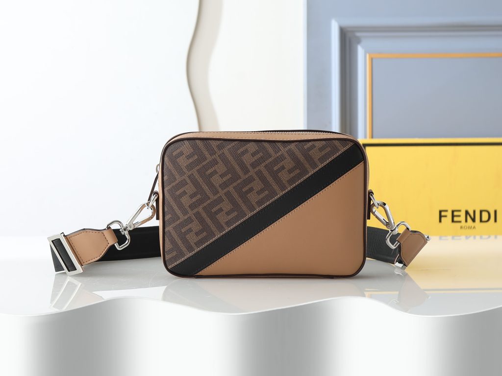 Shoulder Bag F7M0286 in Brown