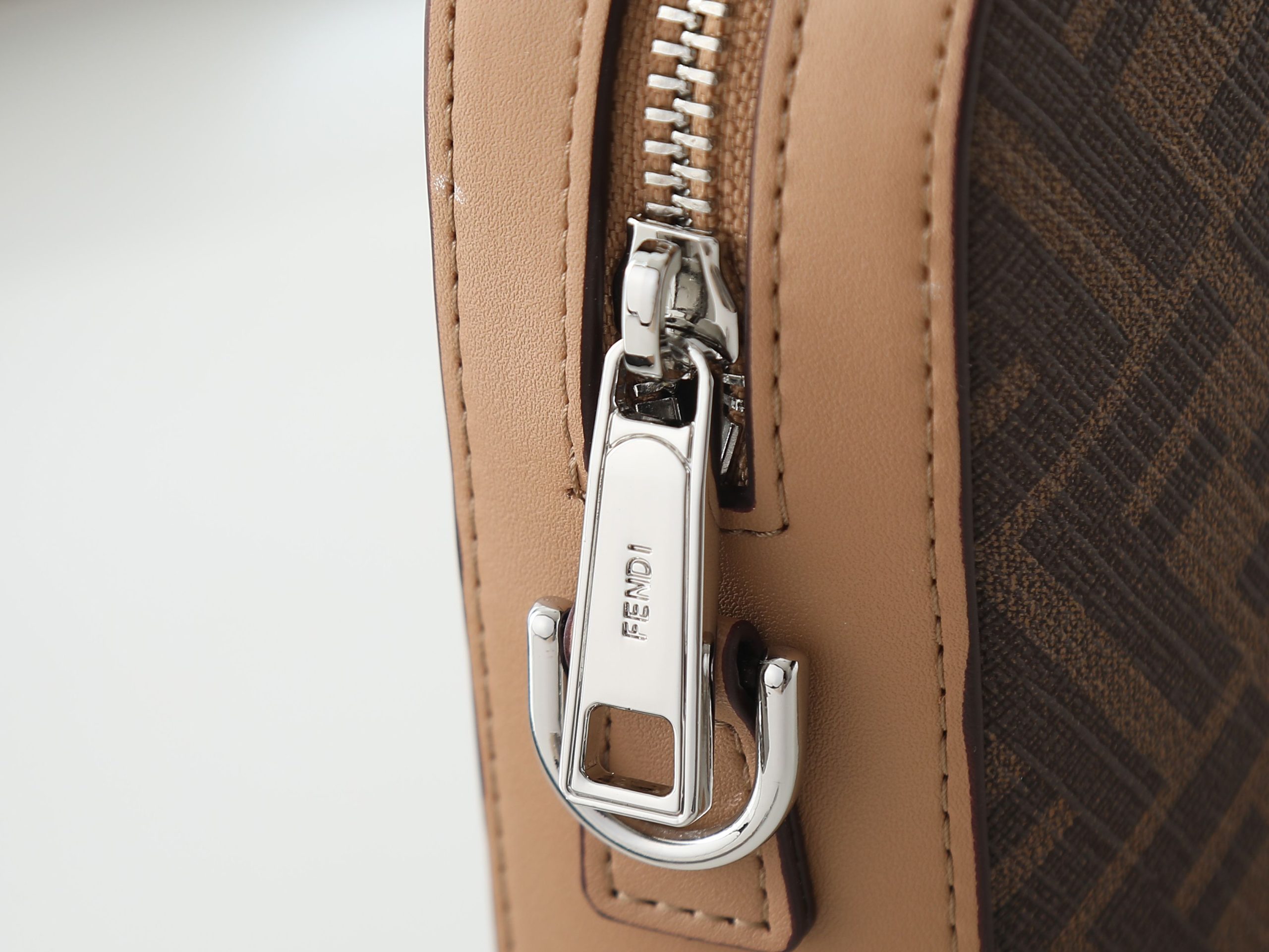 Shoulder Bag F7M0286 in Brown