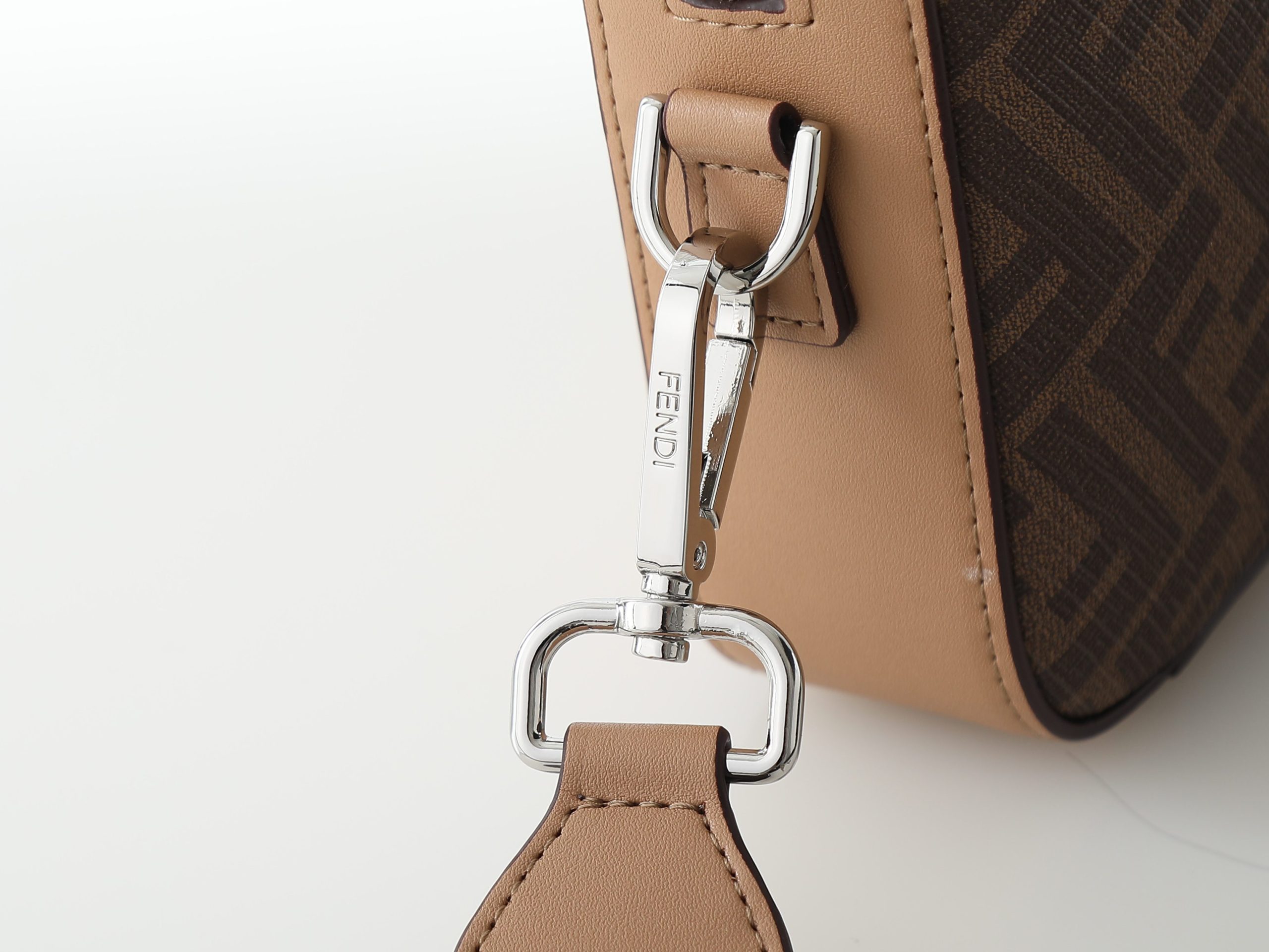 Shoulder Bag F7M0286 in Brown