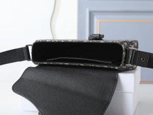 Shoulder Bag in Black
