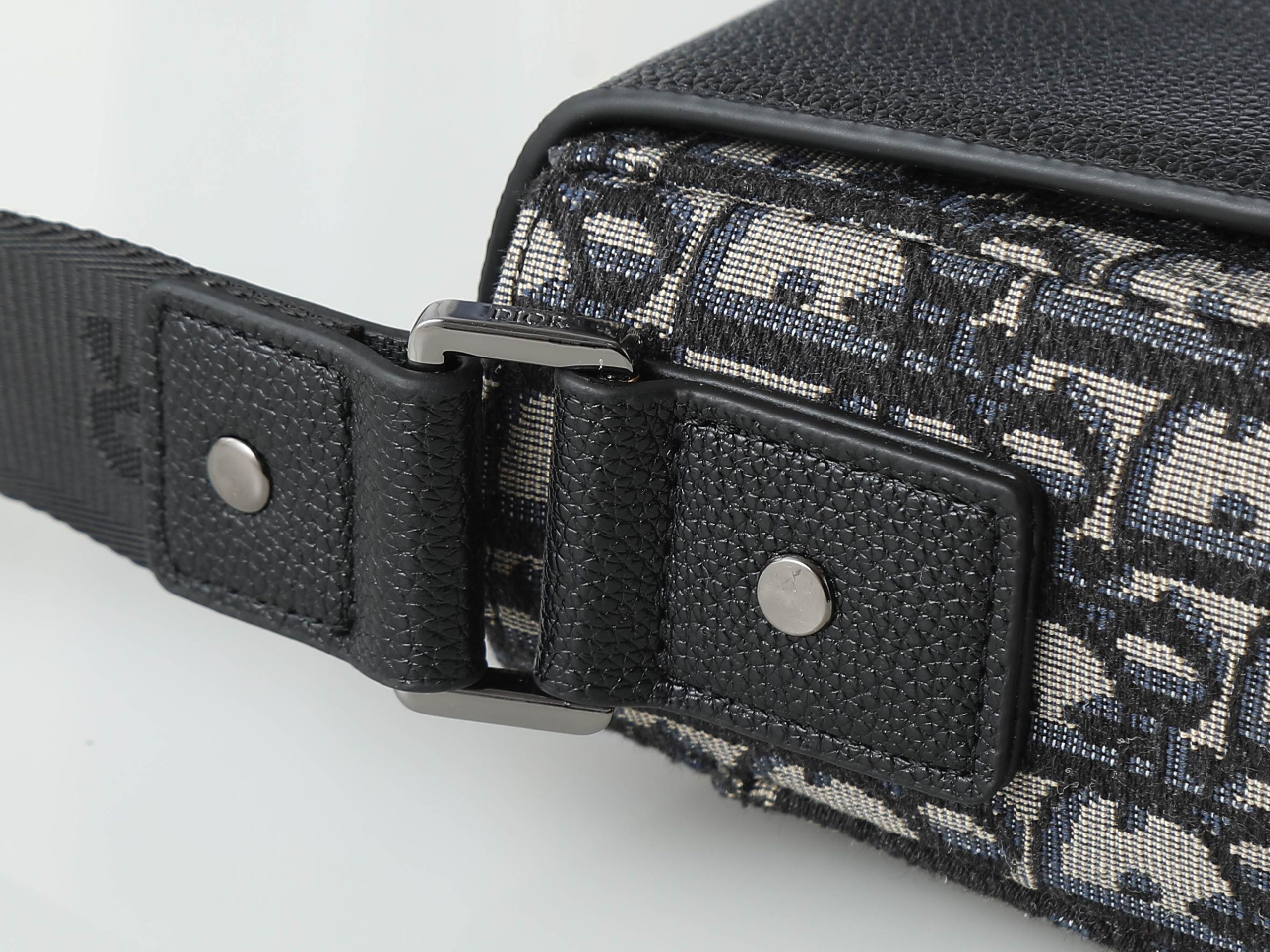 Shoulder Bag in Black