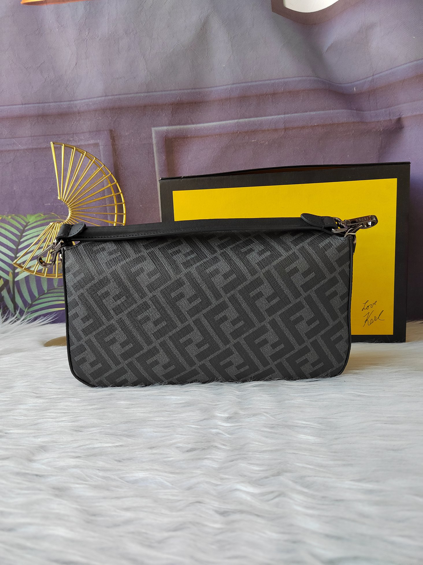 Fendi Shoulder Bag F7VA572 in Black