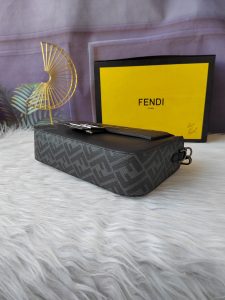 Fendi Shoulder Bag F7VA572 in Black