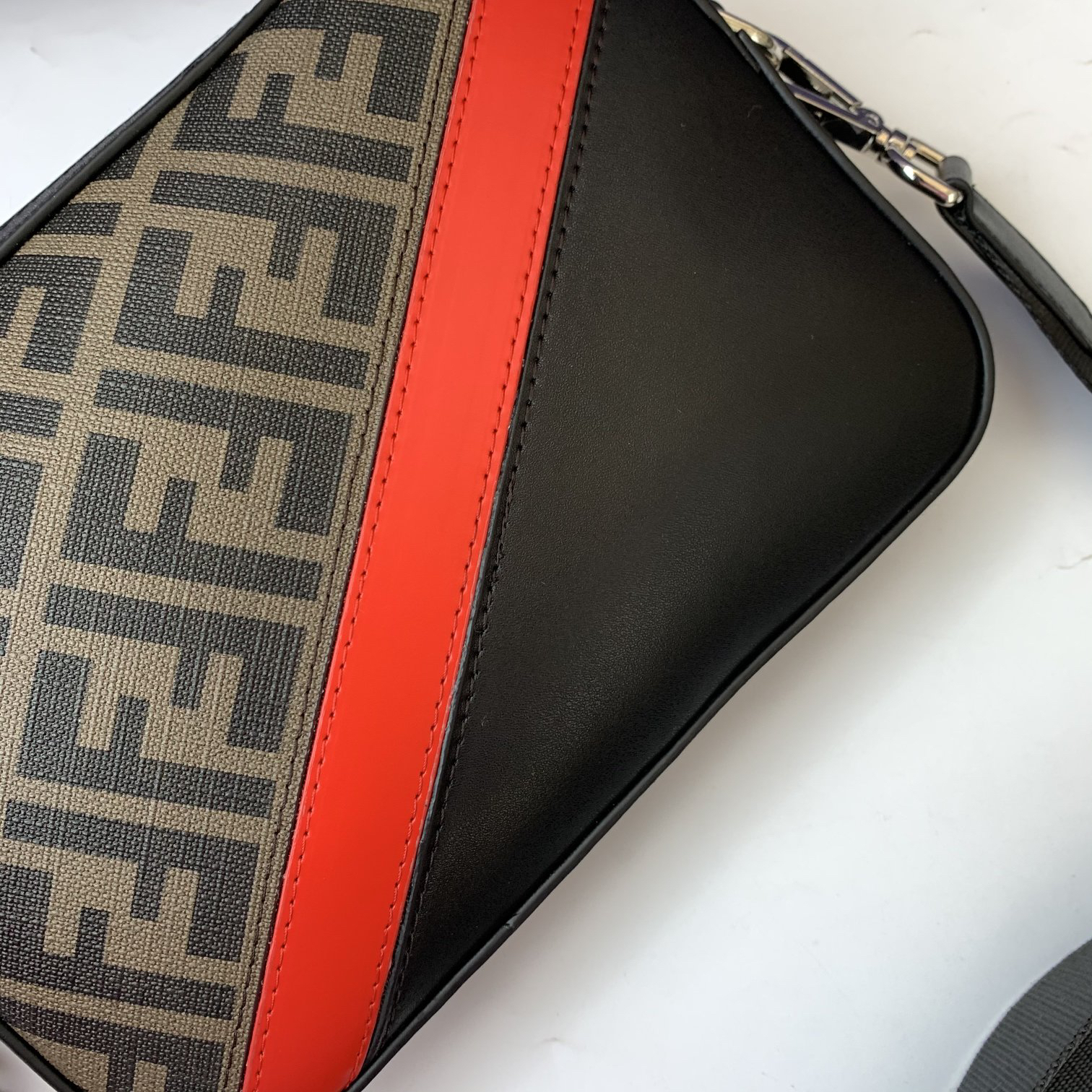 Shoulder Bag F7M0286 in Brown