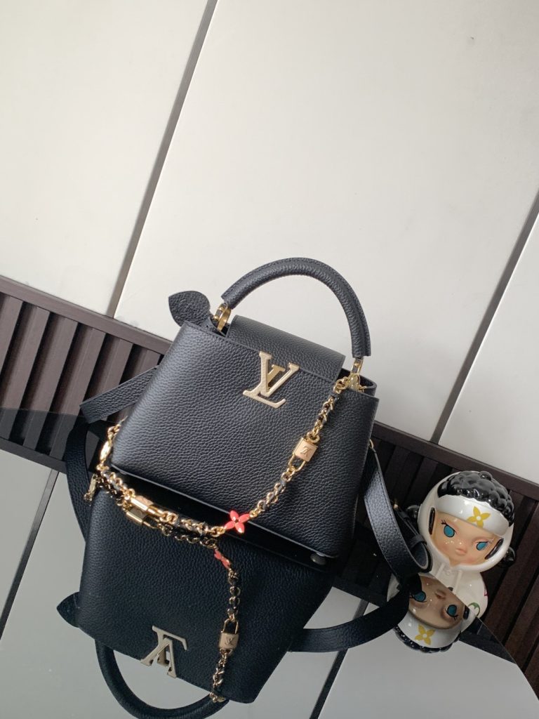 Louis Vuitton Handbag M23950 in Black