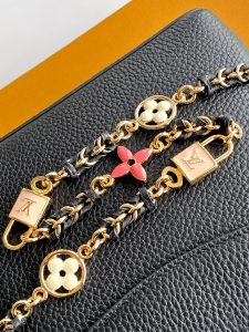 Louis Vuitton Handbag M23950 in Black