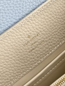 Louis Vuitton Handbag M25339