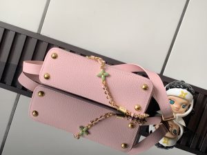 Louis Vuitton Handbag M23951