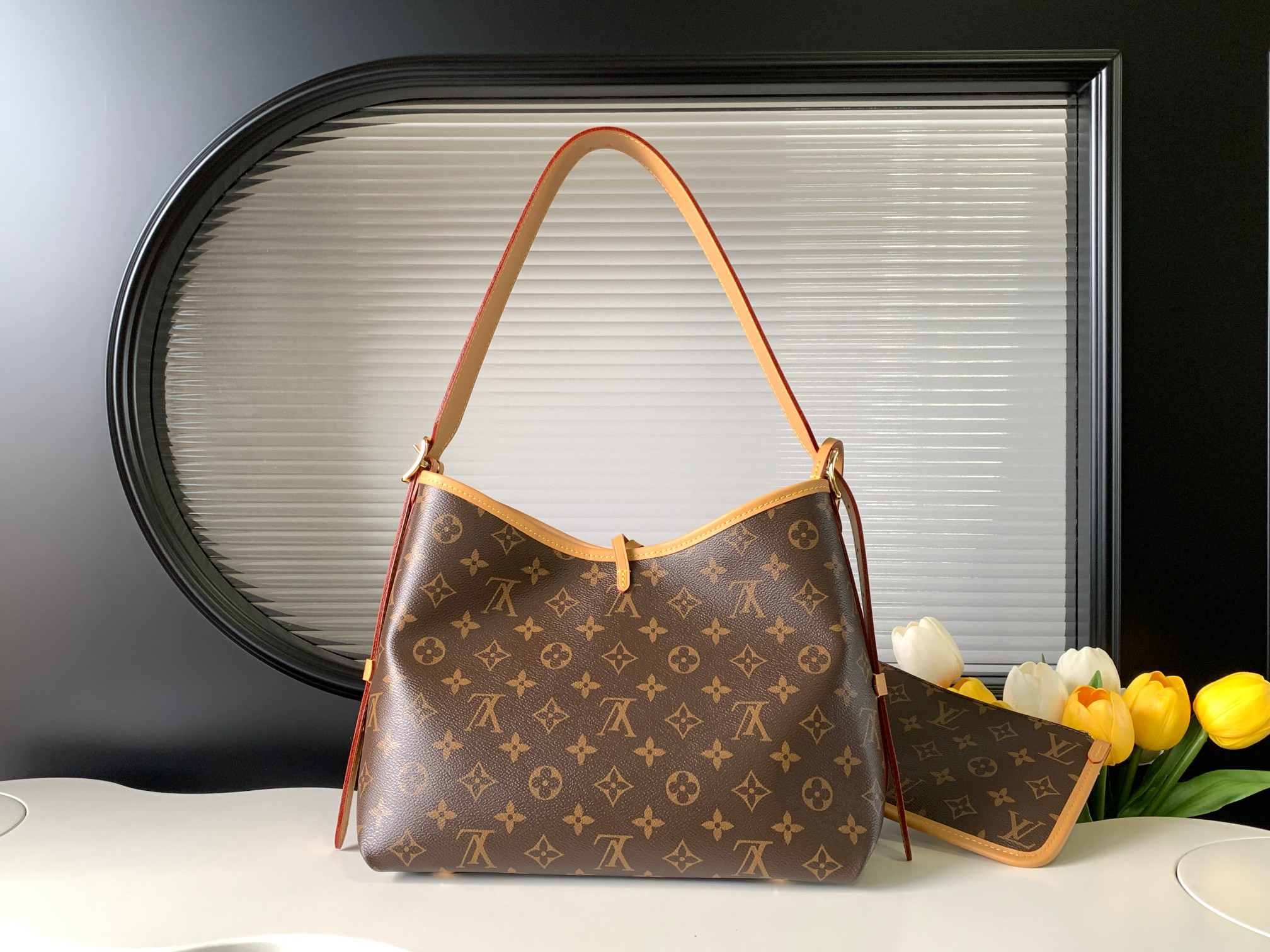 Louis Vuitton Handbag M46203