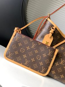 Louis Vuitton Handbag M46203