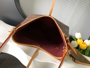 Louis Vuitton Handbag M46203