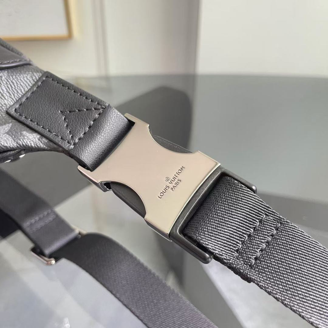 Louis Vuitton Waist Bag M46035