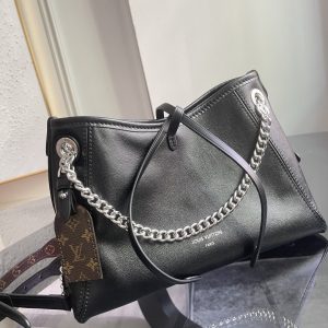 Louis Vuitton Handbag M12888 in Black
