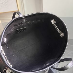 Louis Vuitton Handbag M12888 in Black