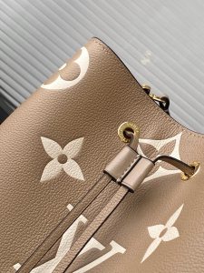 Louis Vuitton Bucket Bag M45497 in Black