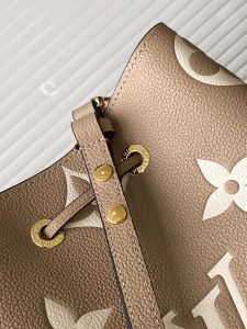 Louis Vuitton Bucket Bag M45497 in Black