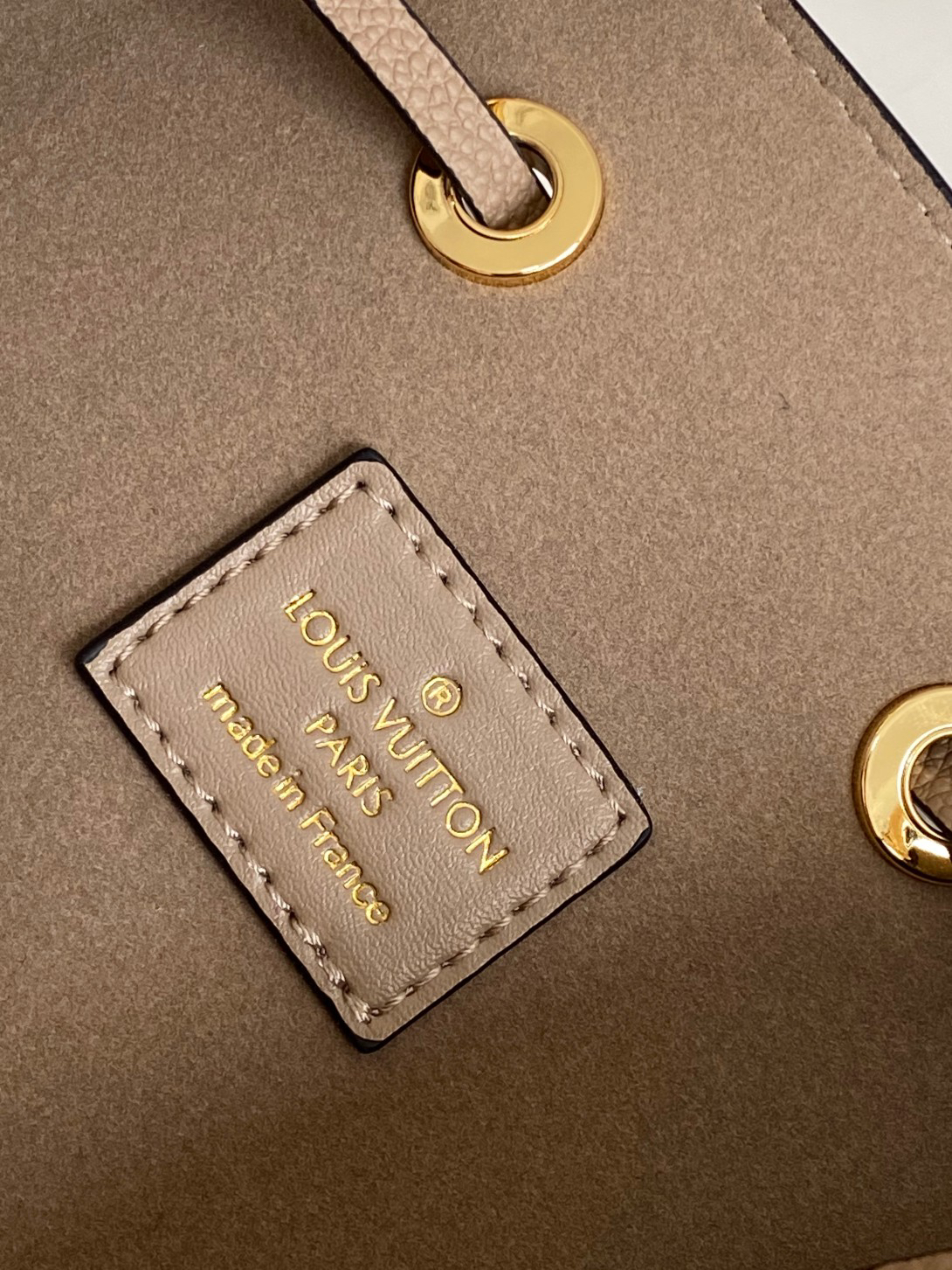 Louis Vuitton Bucket Bag M45497 in Black