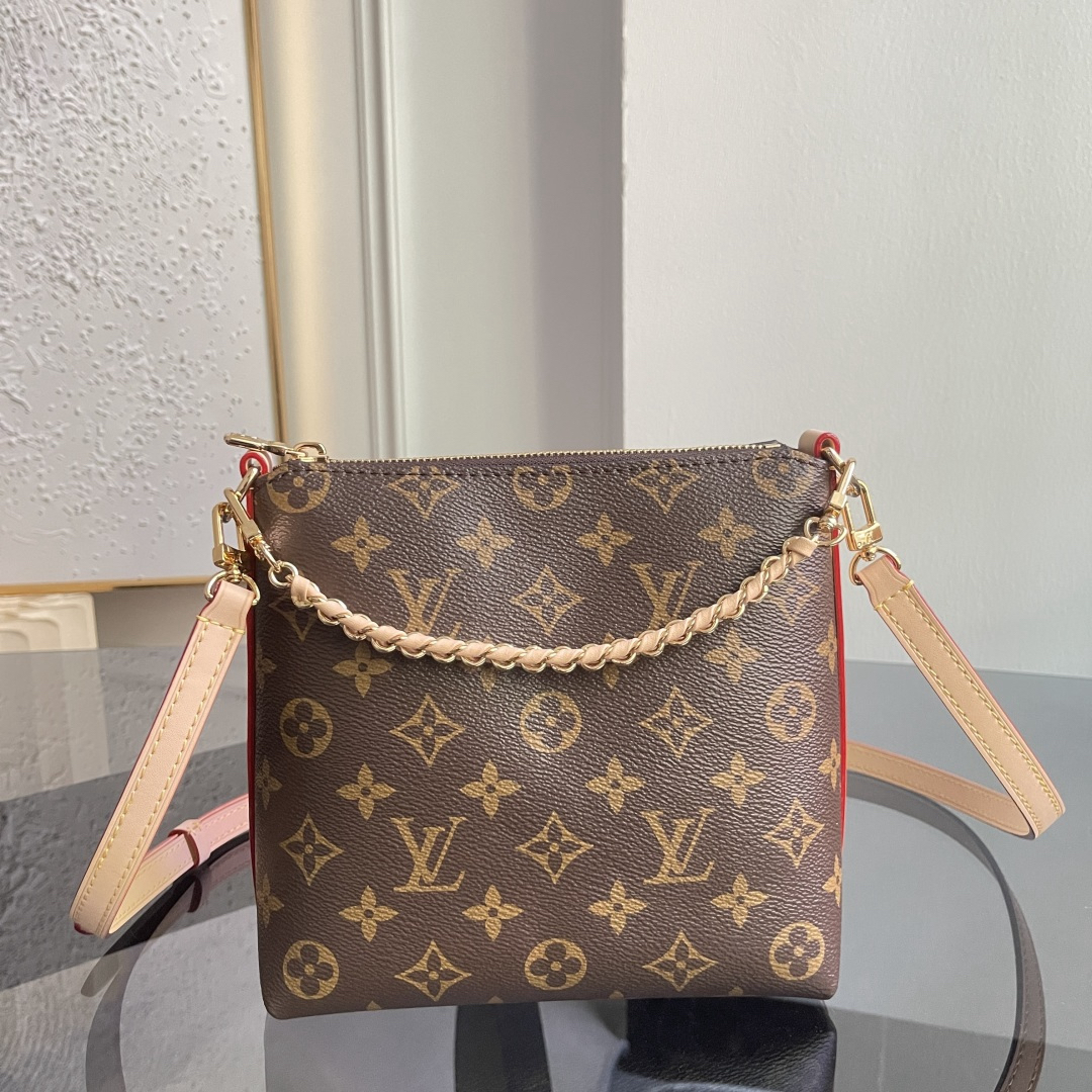 Louis Vuitton Handbag M29099