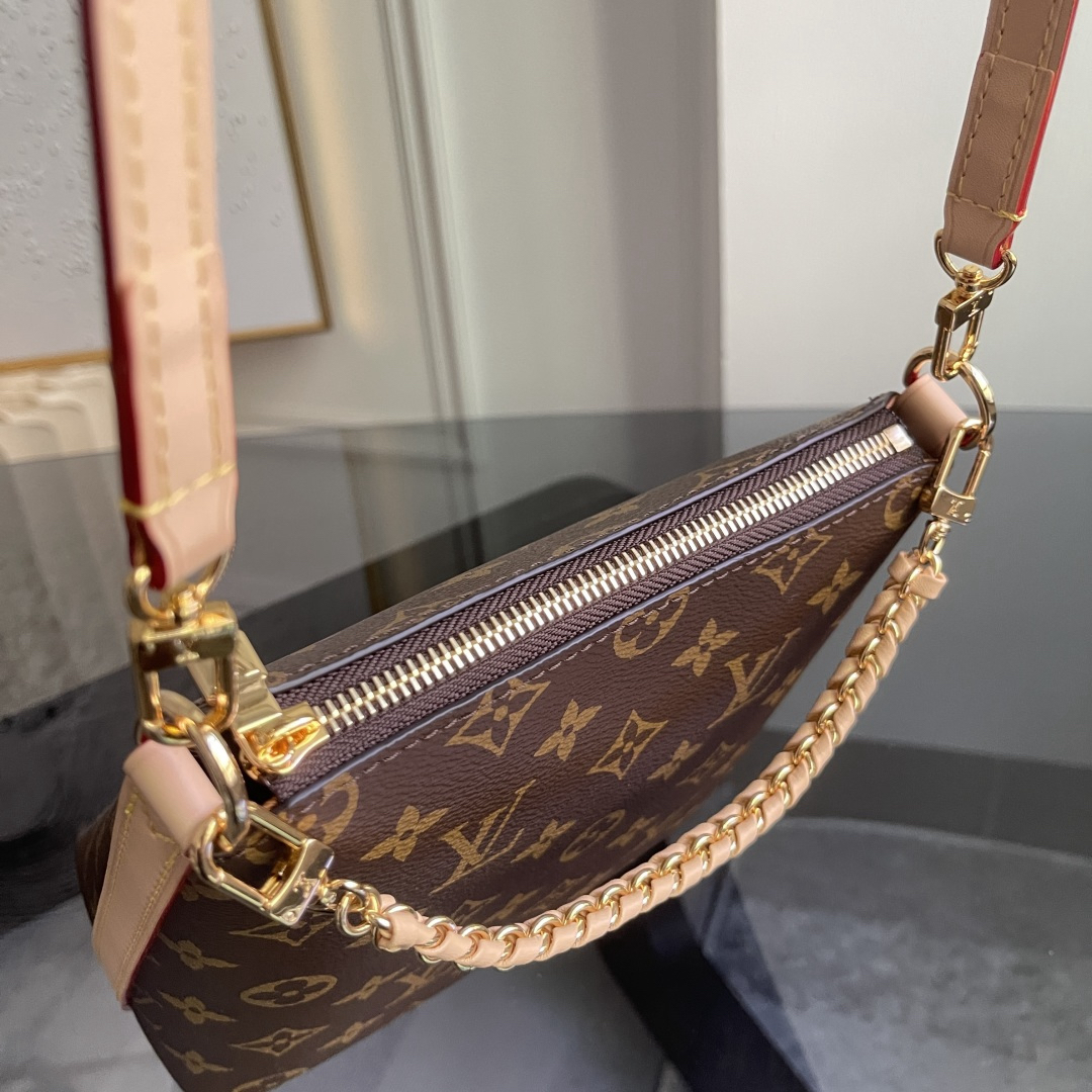 Louis Vuitton Handbag M29099