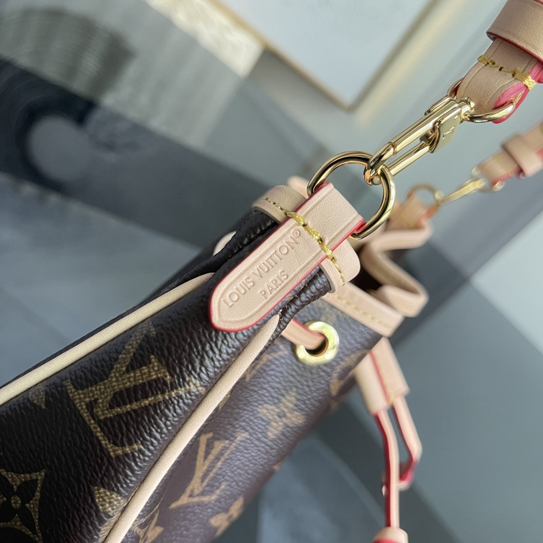 Louis Vuitton Shoulder Bag