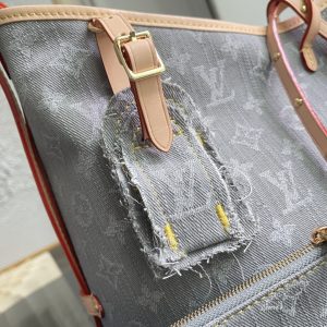 Louis Vuitton Tote Bag M13289 in Grey