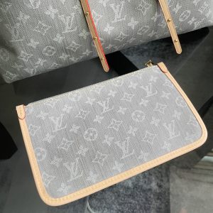 Louis Vuitton Tote Bag M13289 in Grey