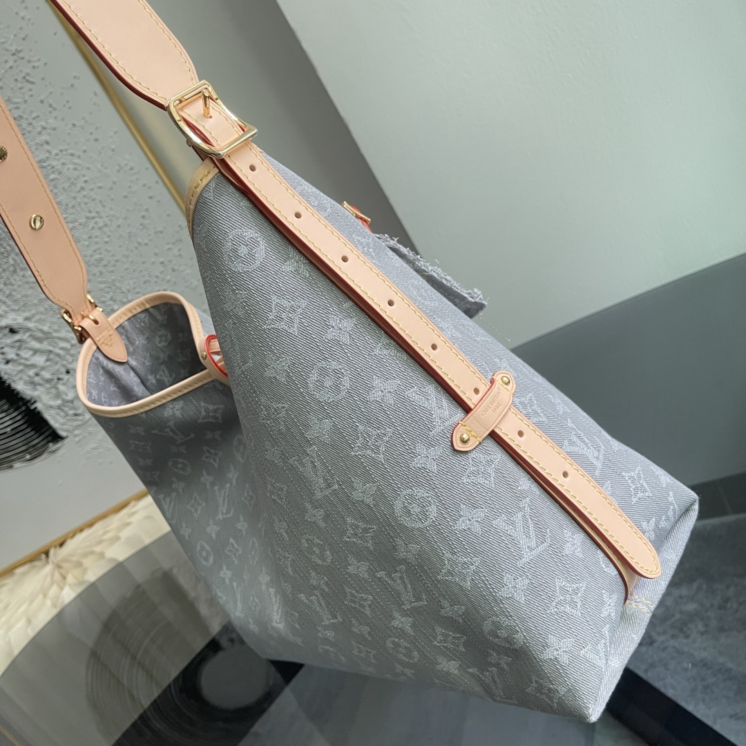 Louis Vuitton Tote Bag M13289 in Grey