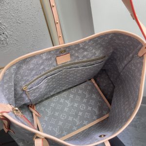 Louis Vuitton Tote Bag M13289 in Grey