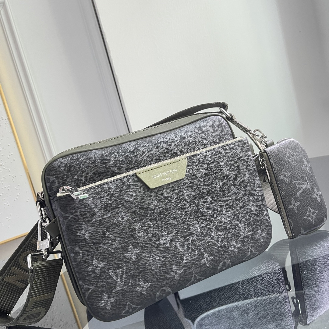 Louis Vuitton Messenger Bag M2862