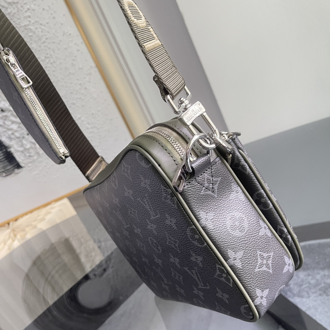 Louis Vuitton Messenger Bag M2862
