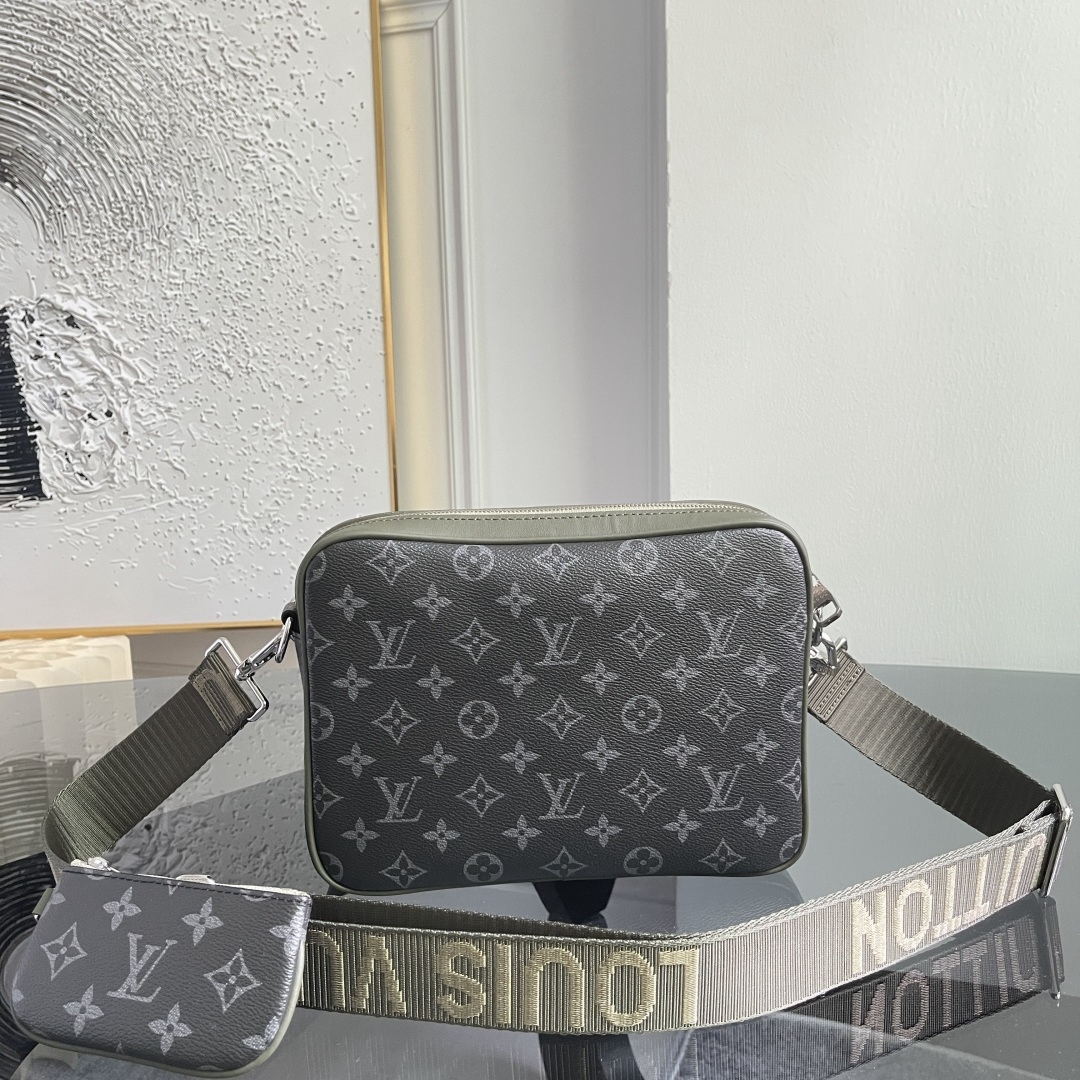 Louis Vuitton Messenger Bag M2862