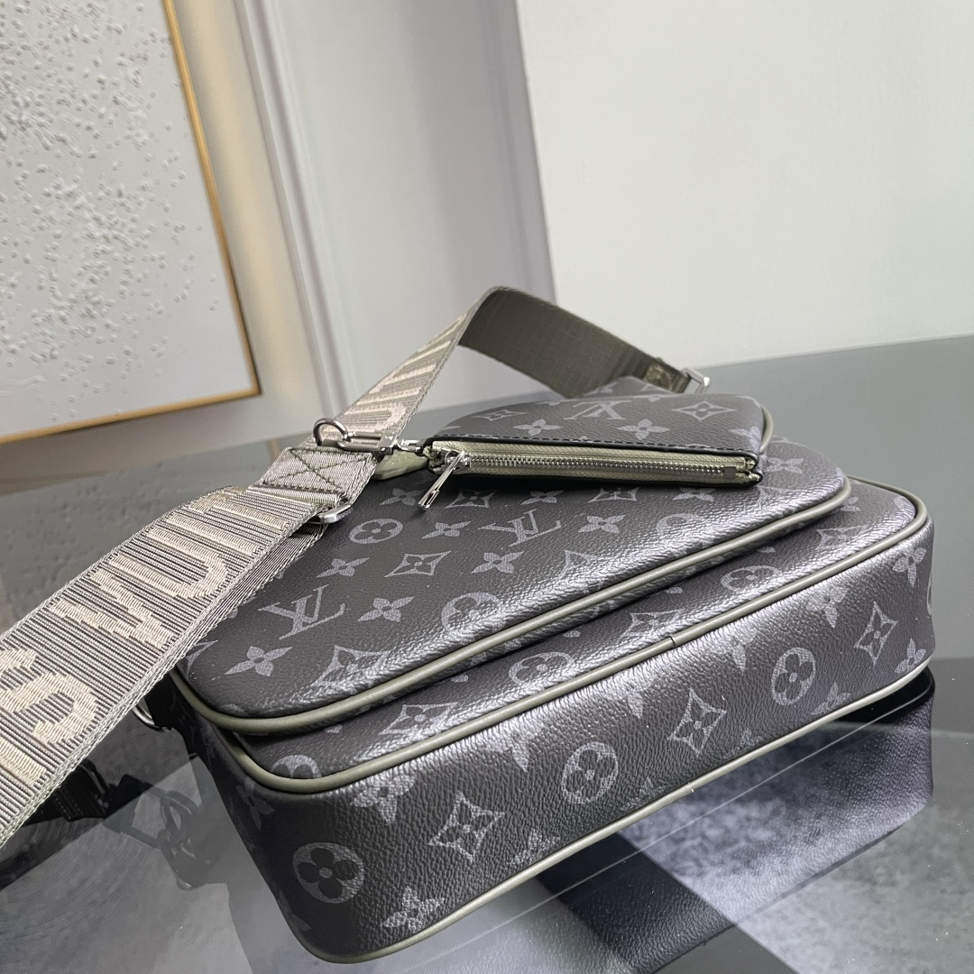 Louis Vuitton Messenger Bag M2862