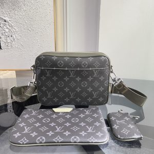 Louis Vuitton Messenger Bag M2862