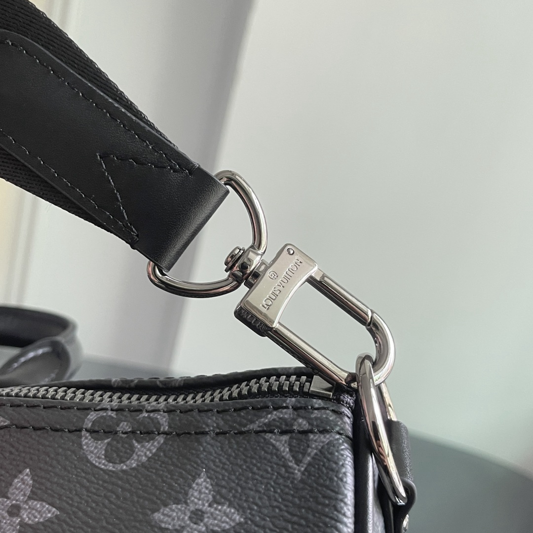 Louis Vuitton Shoulder Bag M46655