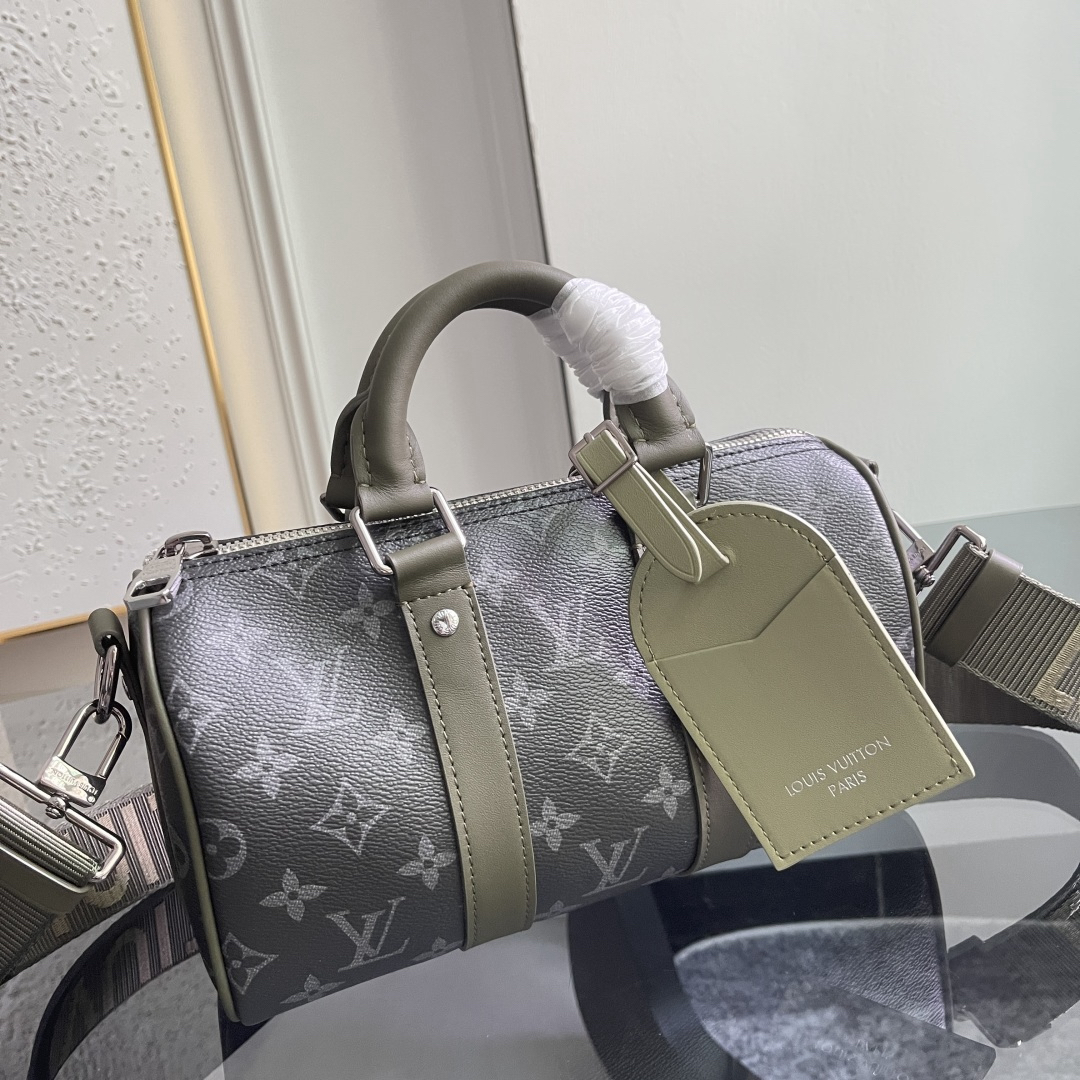 Louis Vuitton Handbag M2863