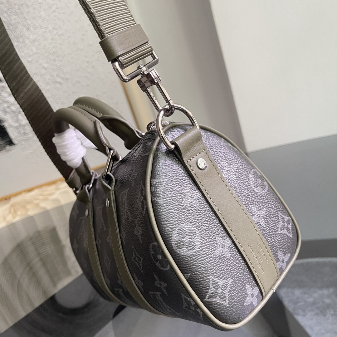 Louis Vuitton Handbag M2863