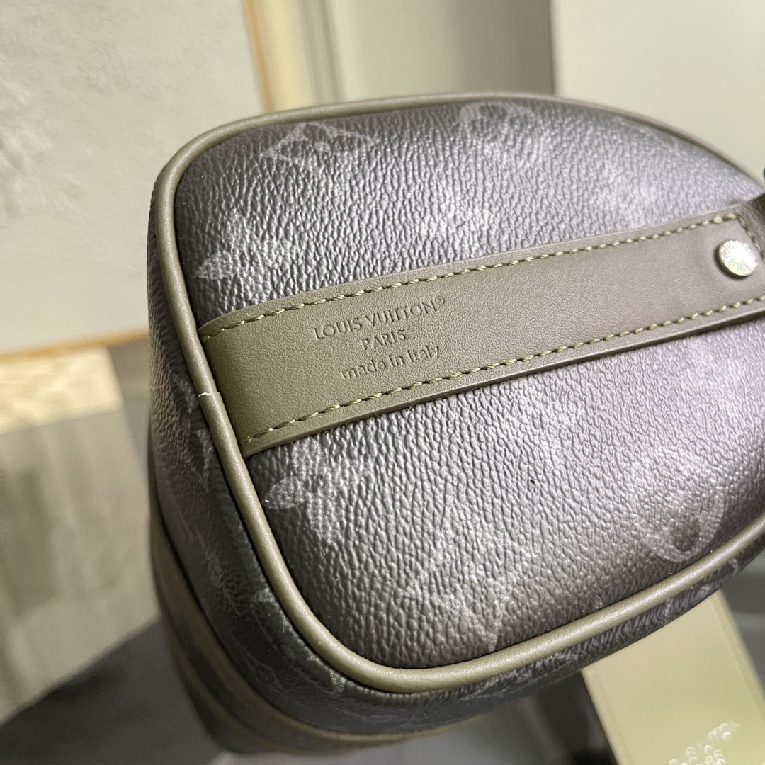 Louis Vuitton Handbag M2863