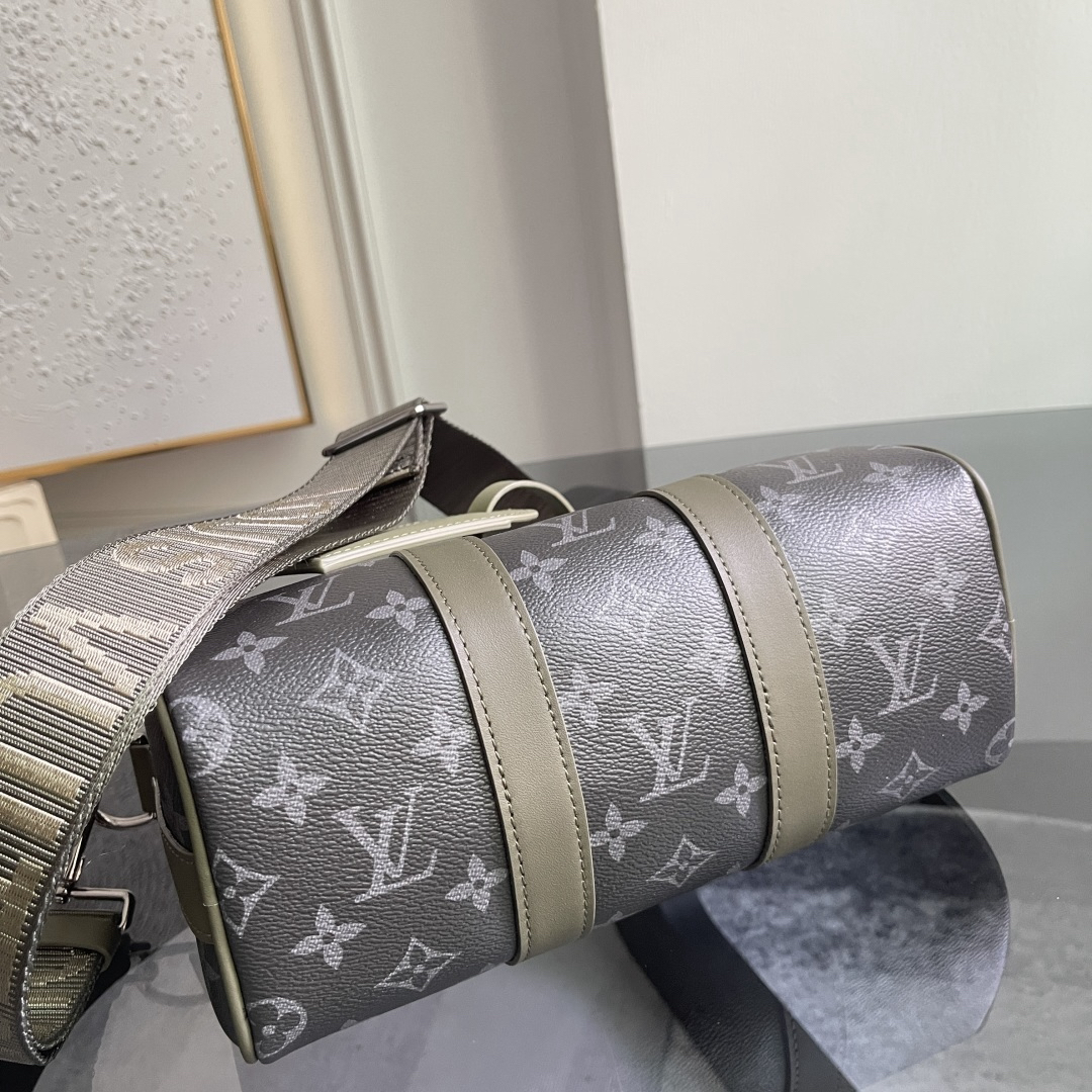 Louis Vuitton Handbag M2863