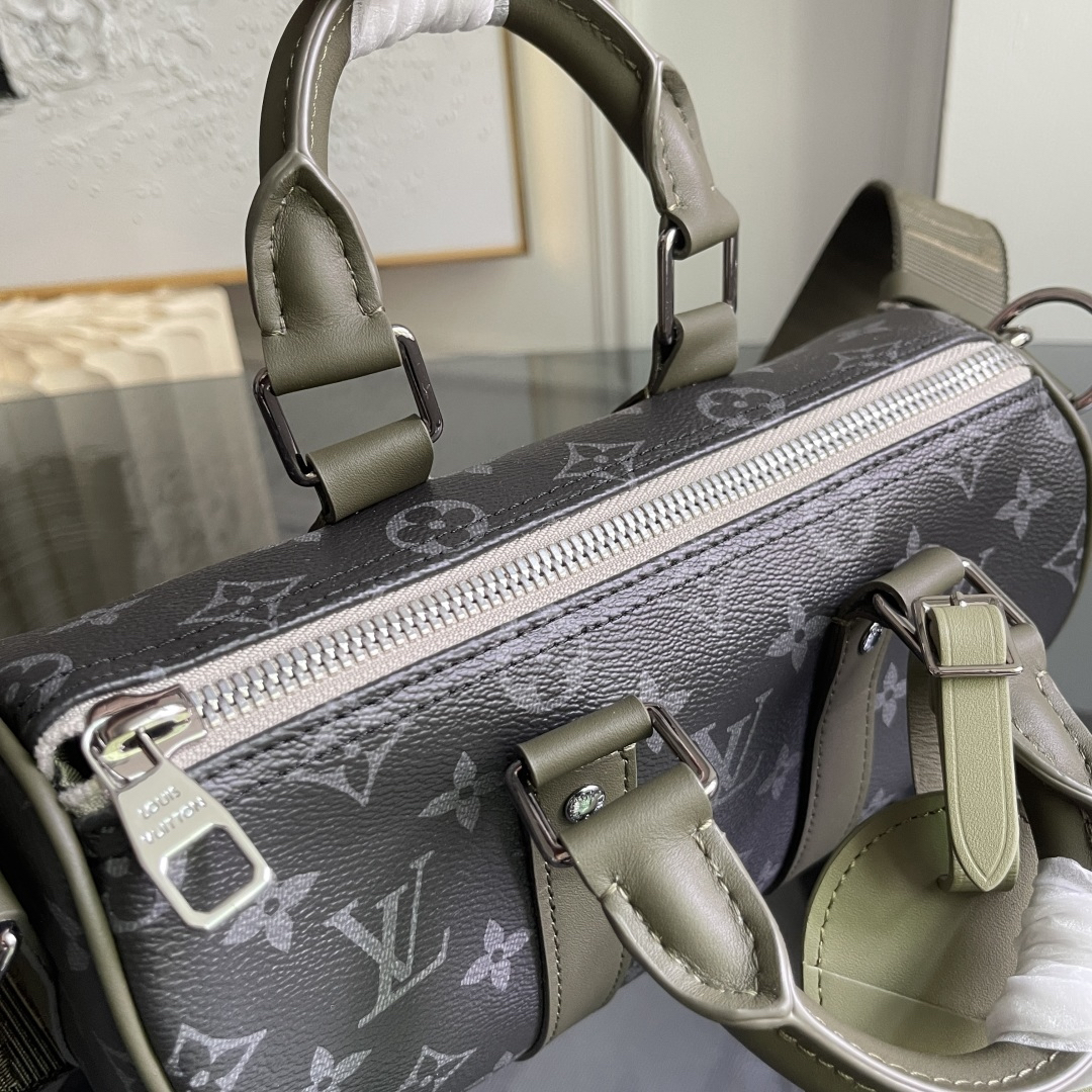 Louis Vuitton Handbag M2863