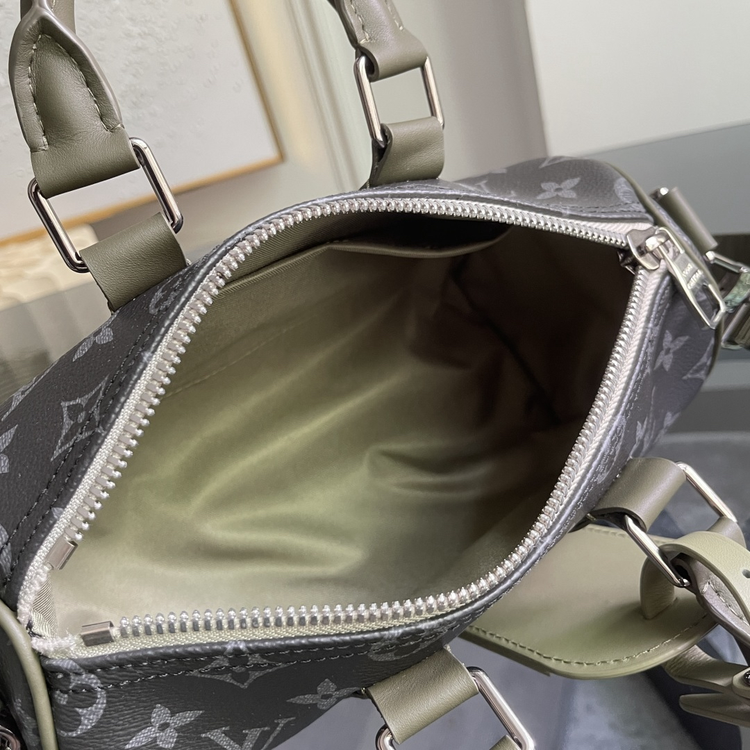 Louis Vuitton Handbag M2863