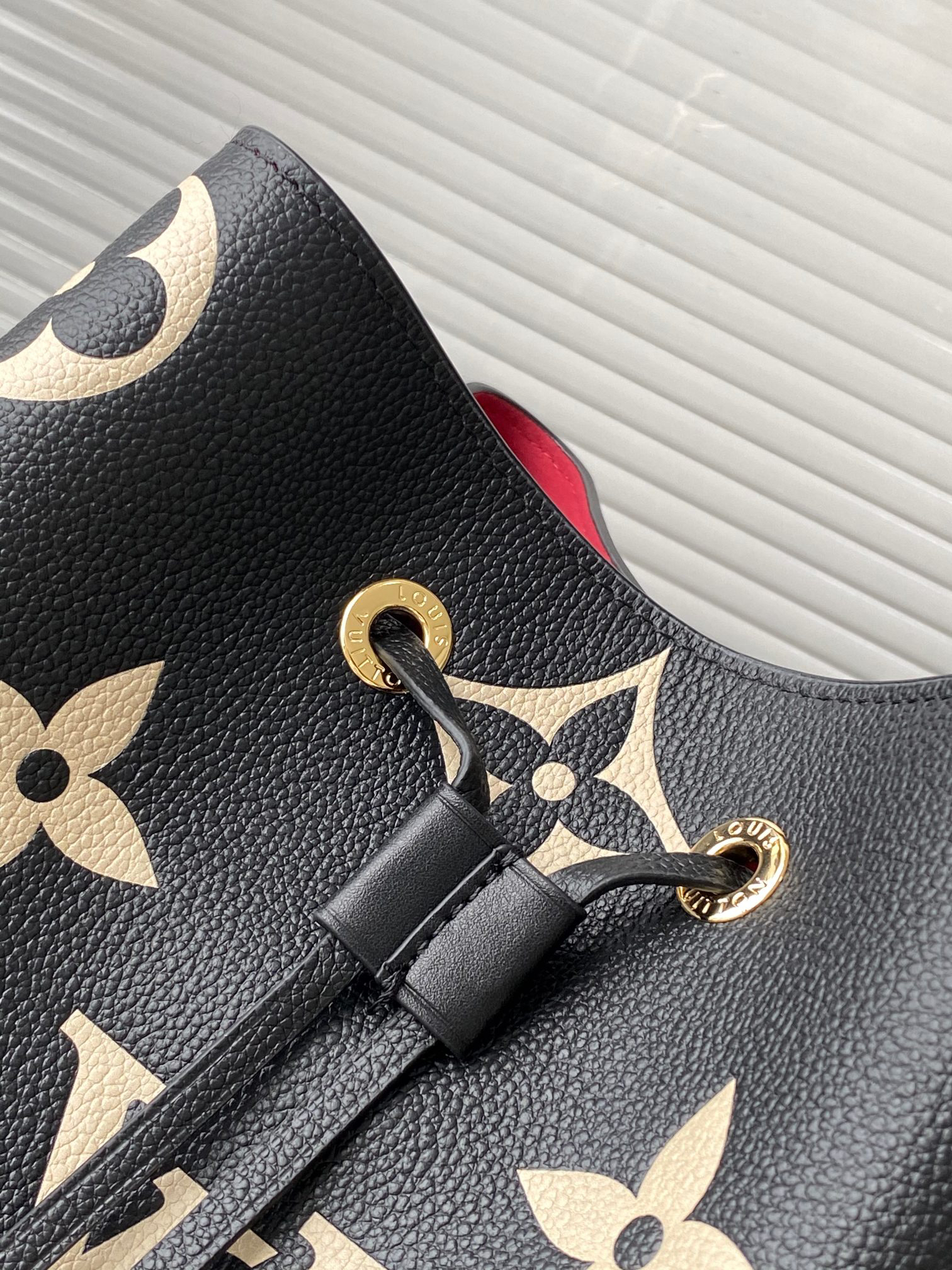 Louis Vuitton Bucket Bag M45497 in Black