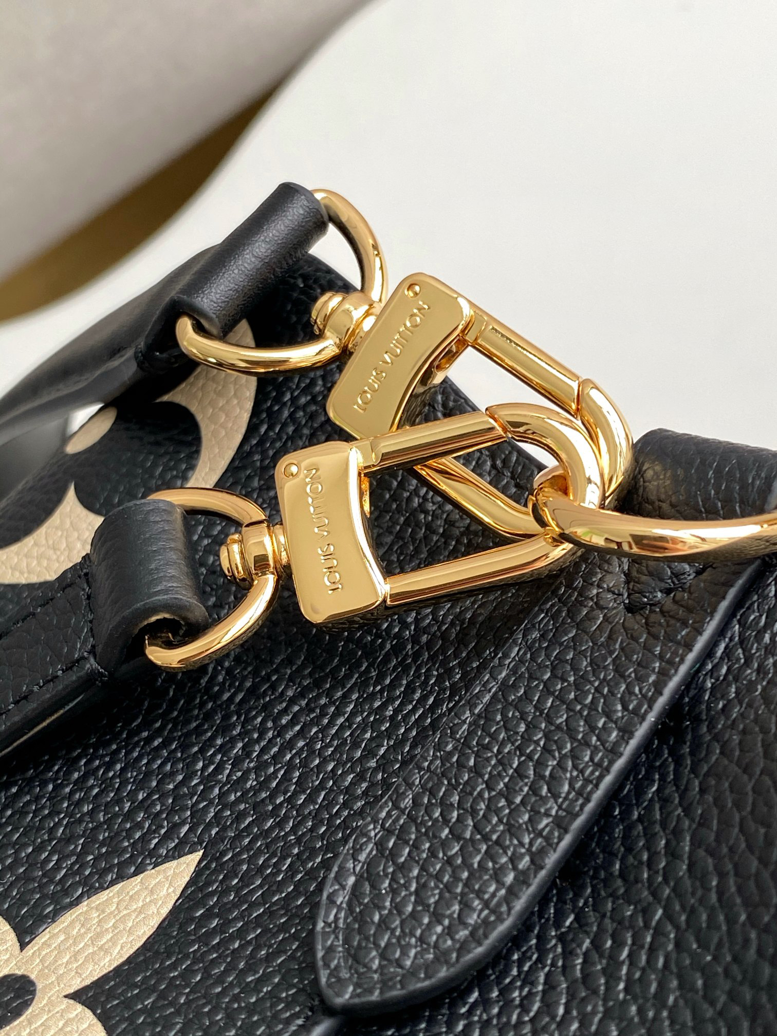 Louis Vuitton Bucket Bag M45497 in Black