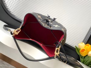 Louis Vuitton Bucket Bag M45497 in Black