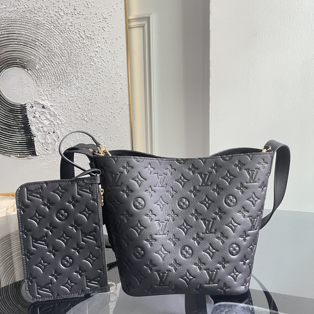 Louis Vuitton Bucket Bag M29090 in Black