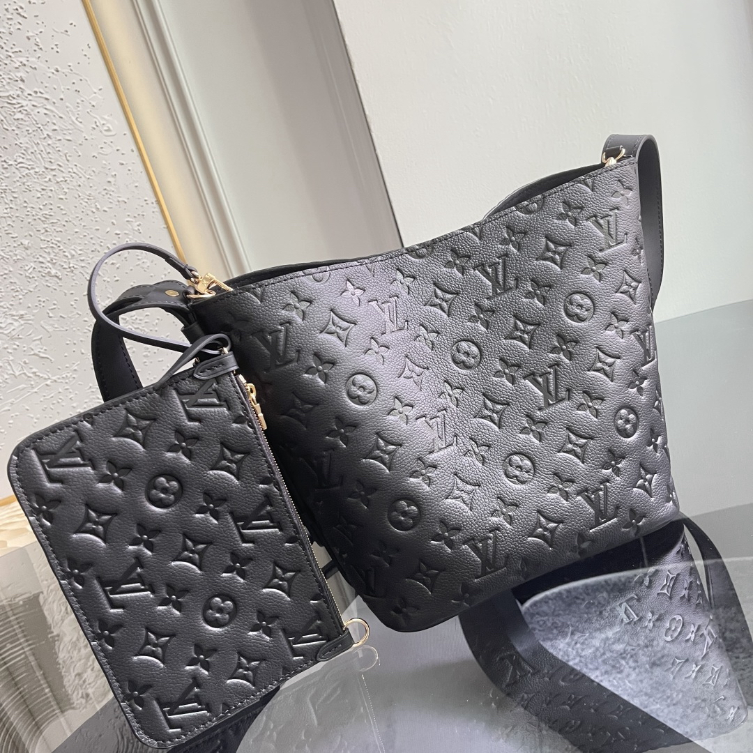 Louis Vuitton Bucket Bag M29090 in Black