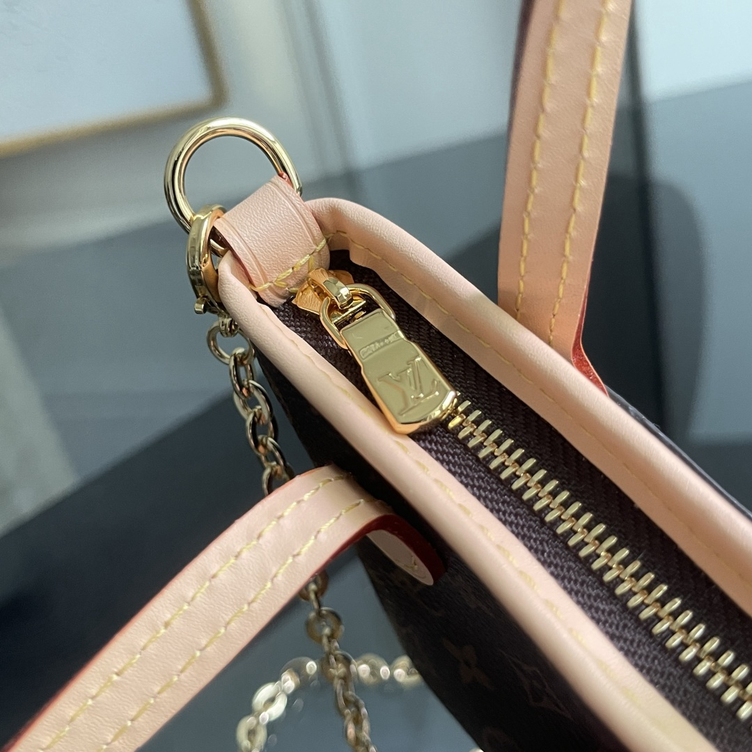 Louis Vuitton Tote Bag M29557