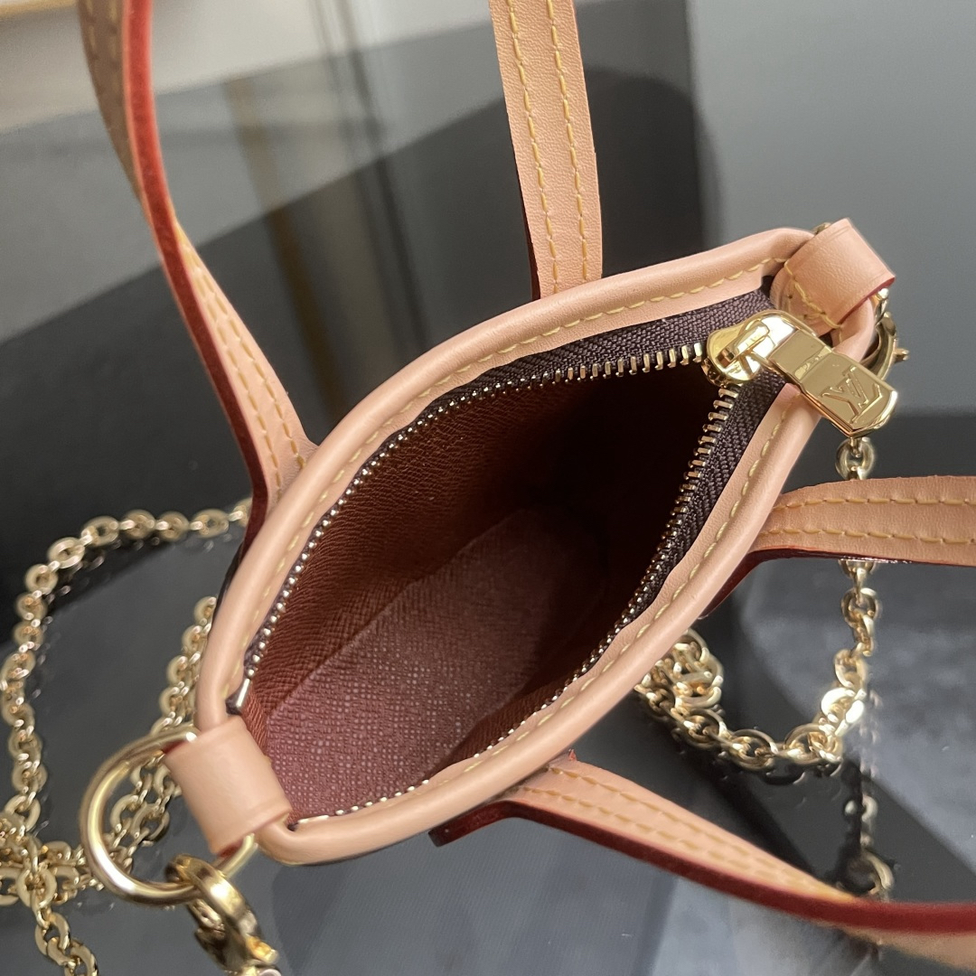 Louis Vuitton Tote Bag M29557