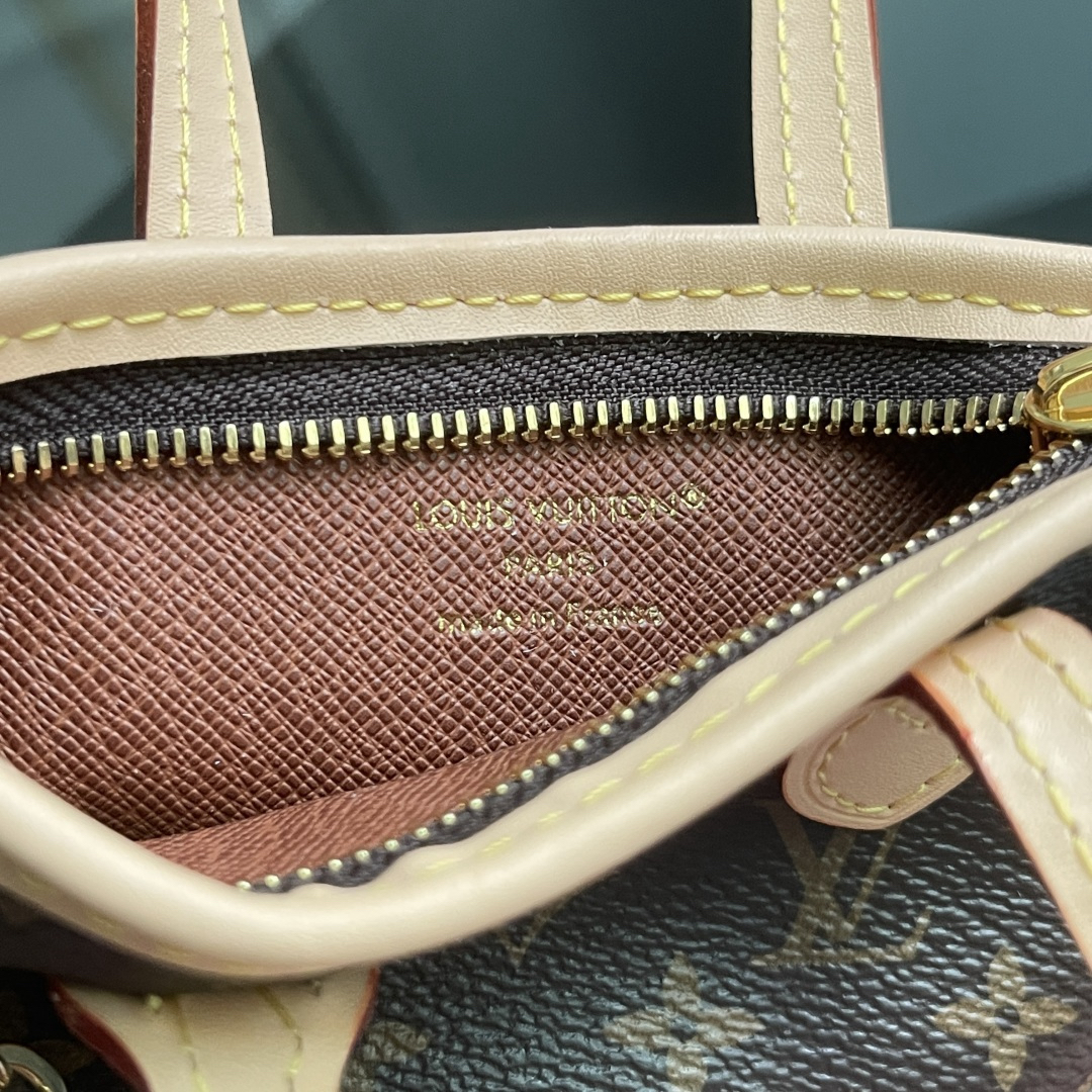 Louis Vuitton Tote Bag M29557