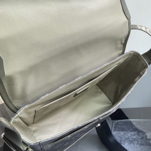 Louis Vuitton Messenger Bag M28629